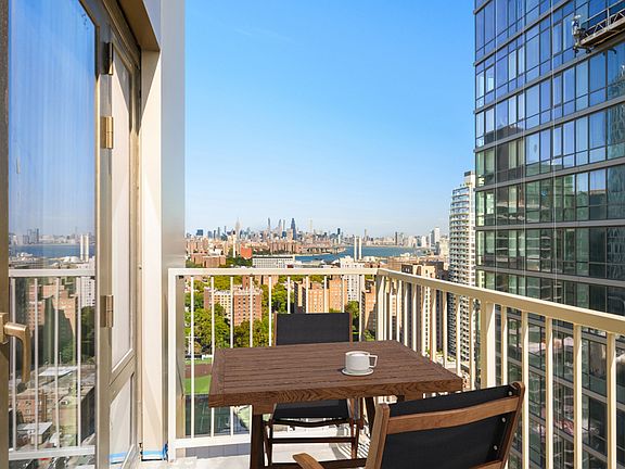 5th image of 19 Rockwell Pl #17C