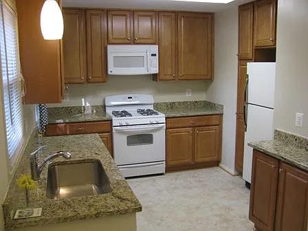 7511 Fisher Dr — Photo 2