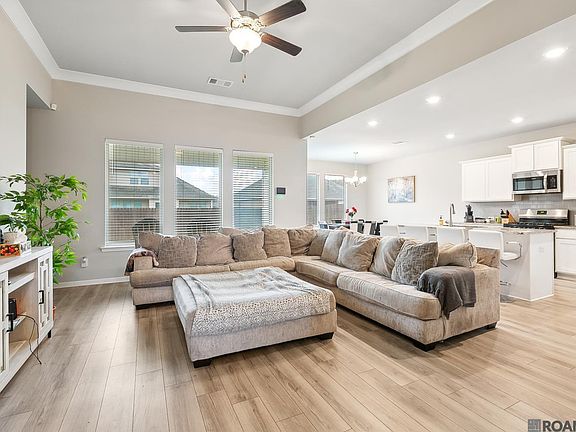 3rd image of 21316 Hayridge Dr