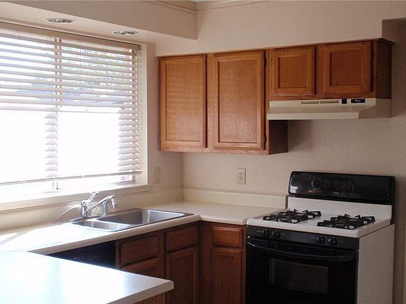 3rd image of 21419 Highland Knolls Dr