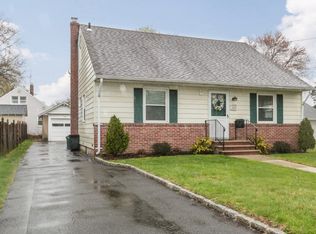 405 Ridgeview Ave, Scotch Plains, NJ 07076