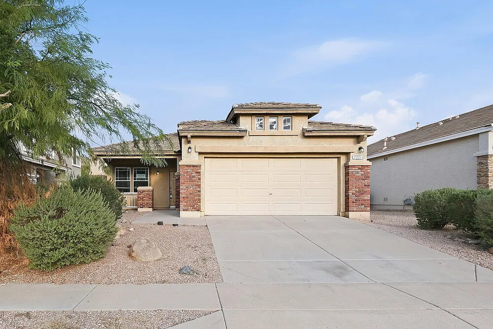 3 bed, 2.0 bath, 1278 sqft, $1,900 — Photo 1