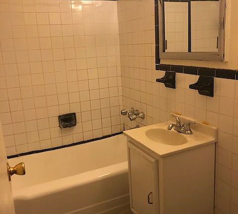 4th image of 1829 Caton Ave APT 2B