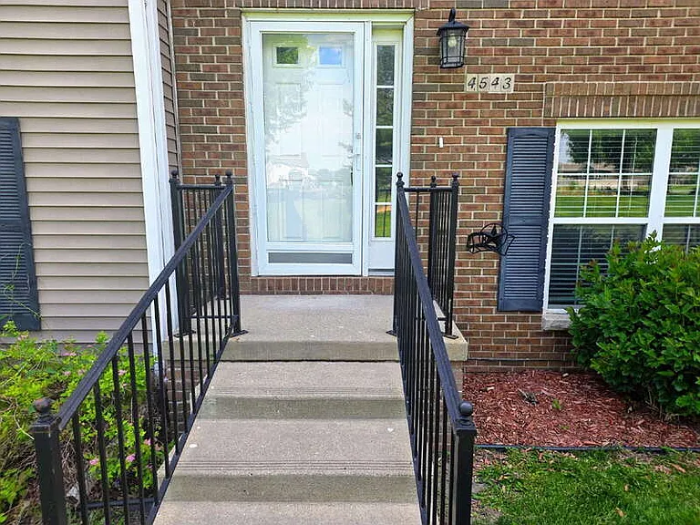 4543 NE McDougal Ln — Photo 2