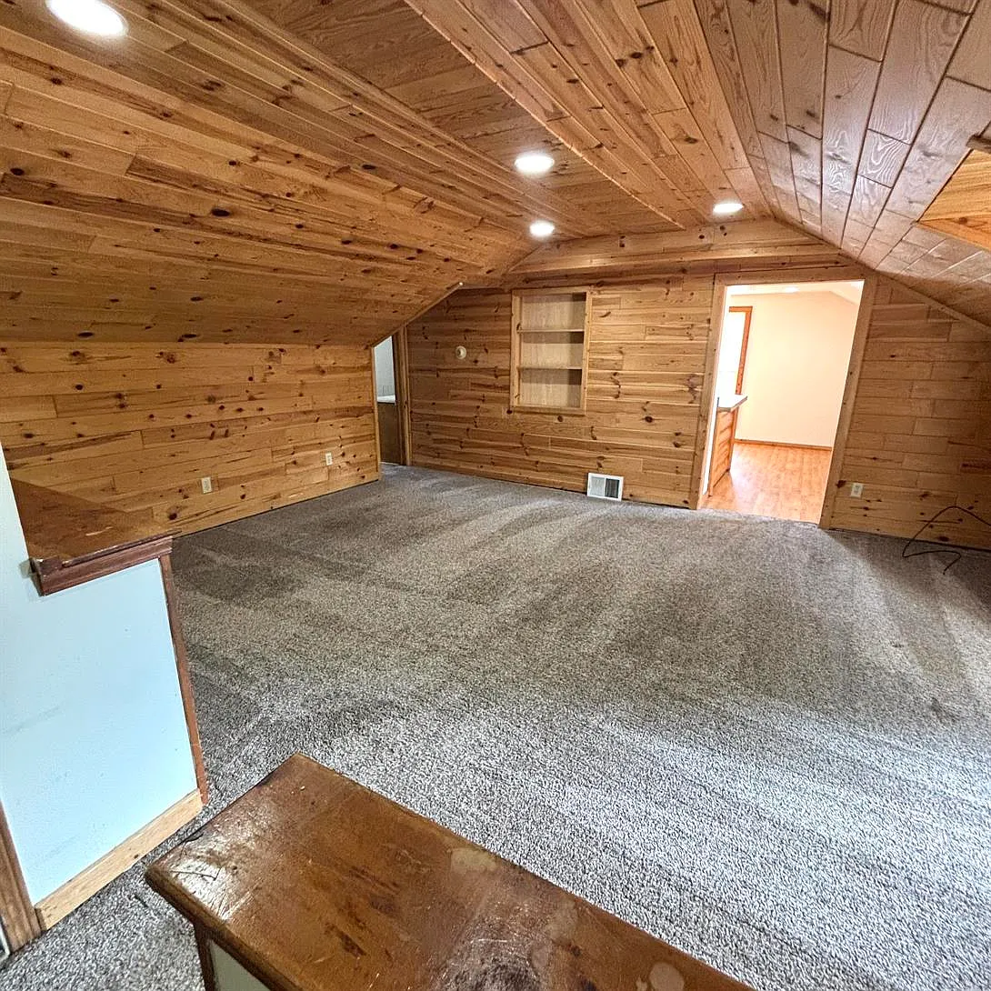 210 N. Ottawa St./211 W. Higham St. — Photo 3