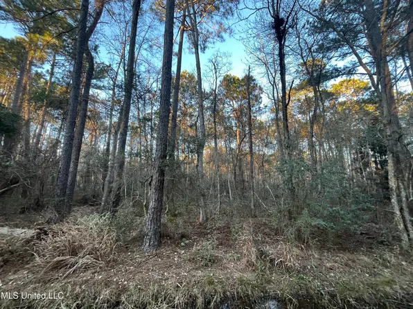 37-38 E Greene St, Bay Saint Louis, MS 39520