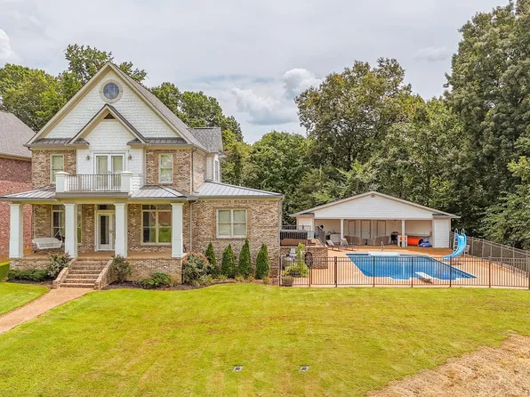 112 Sunset Dr, Clifton, TN 38425