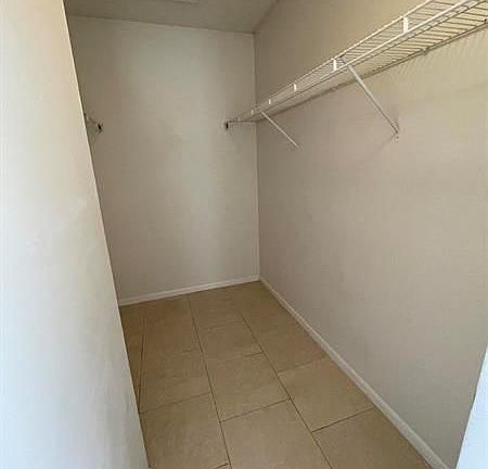 5th image of 206 Foxtail Dr APT H3