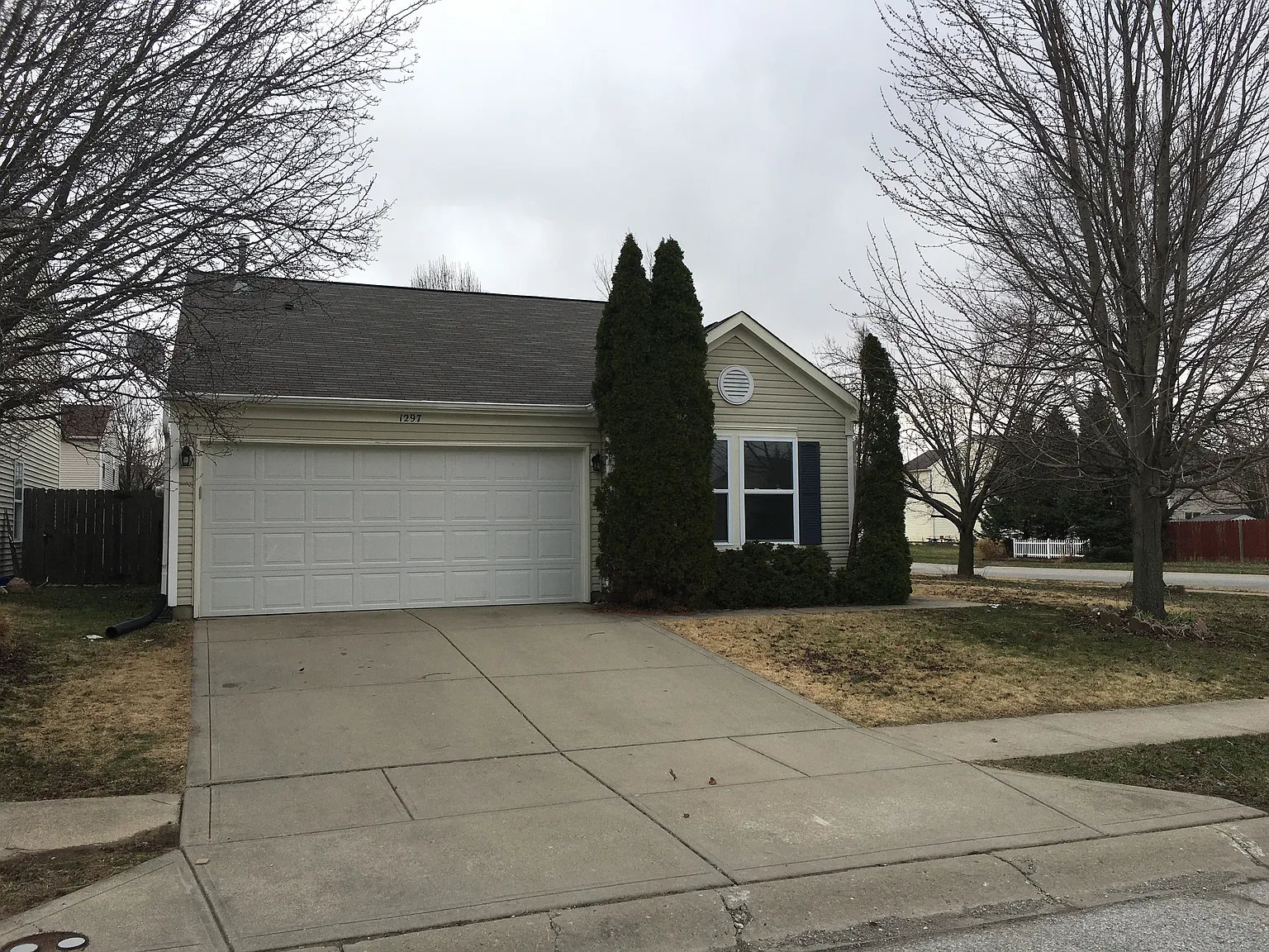 1297 Freemont Ln photo 1