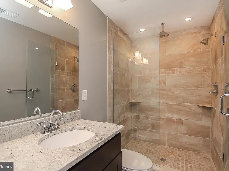 1430 S Charles St — Photo 22