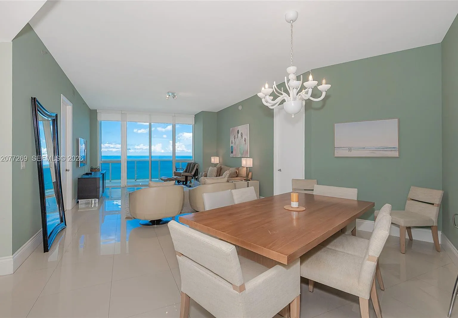 Tdr Tower I Condo — Photo 3