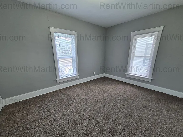 1404 W 2nd St — Photo 15