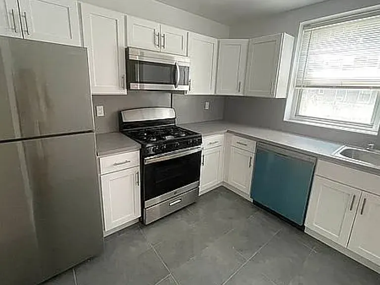 17810 Wexford Ter #2E — Photo 1