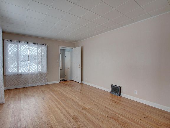 3rd image of 3705 E Mallory Ave
