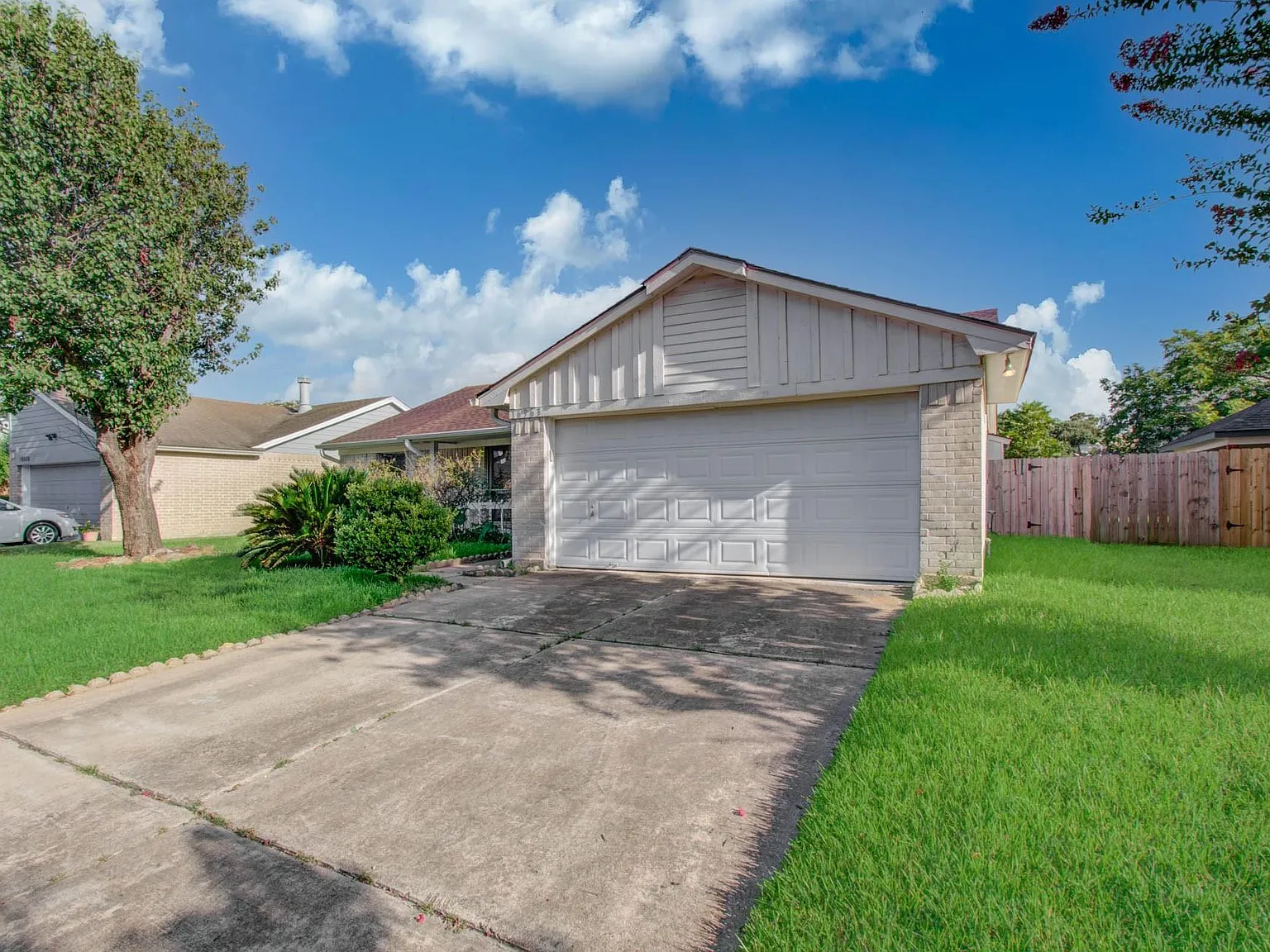 3 bed, 2.0 bath, 1550 sqft, $1,950 — Photo 2
