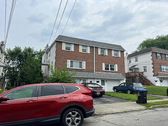 3rd image of 609 Linda Ln