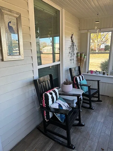 3 bed, 1433 sqft, $1,875 — Photo 2