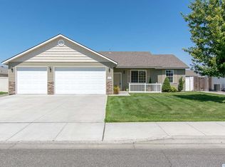 8703 Zepher Ct, Pasco, WA 99301