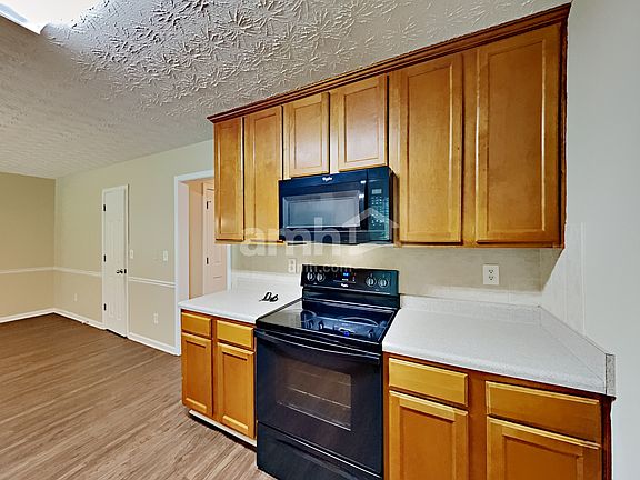 4th image of 1307 River Club Dr SE