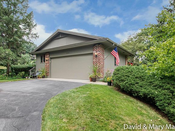 2nd image of 3598 Charlevoix Dr SE #116