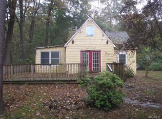 14 Grove St, Godeffroy, NY 12729