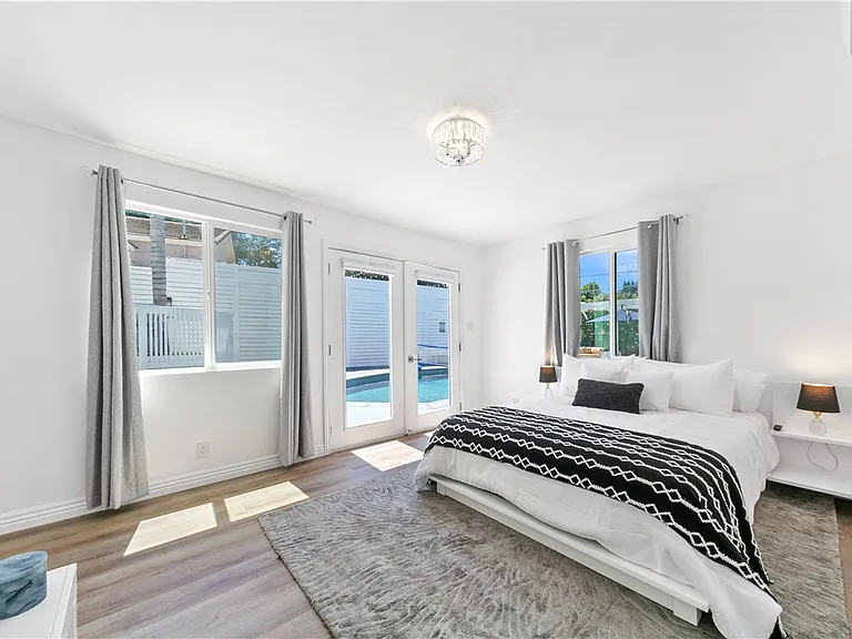 3763 Lankershim Blvd — Photo 17