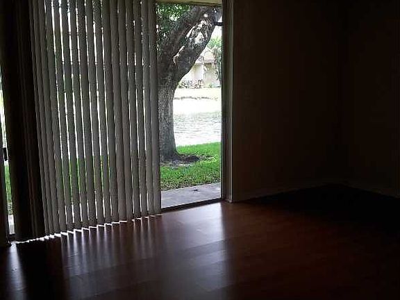 3rd image of 1173 Sussex Dr