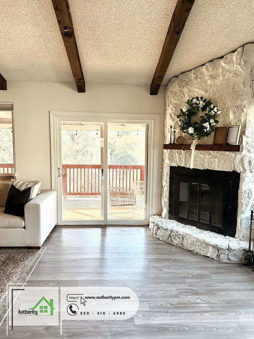 3 bed, 2.0 bath, 1458 sqft, $2,150 — Photo 3