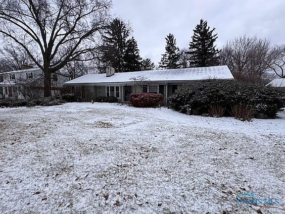 3rd image of 536 Clover Ln