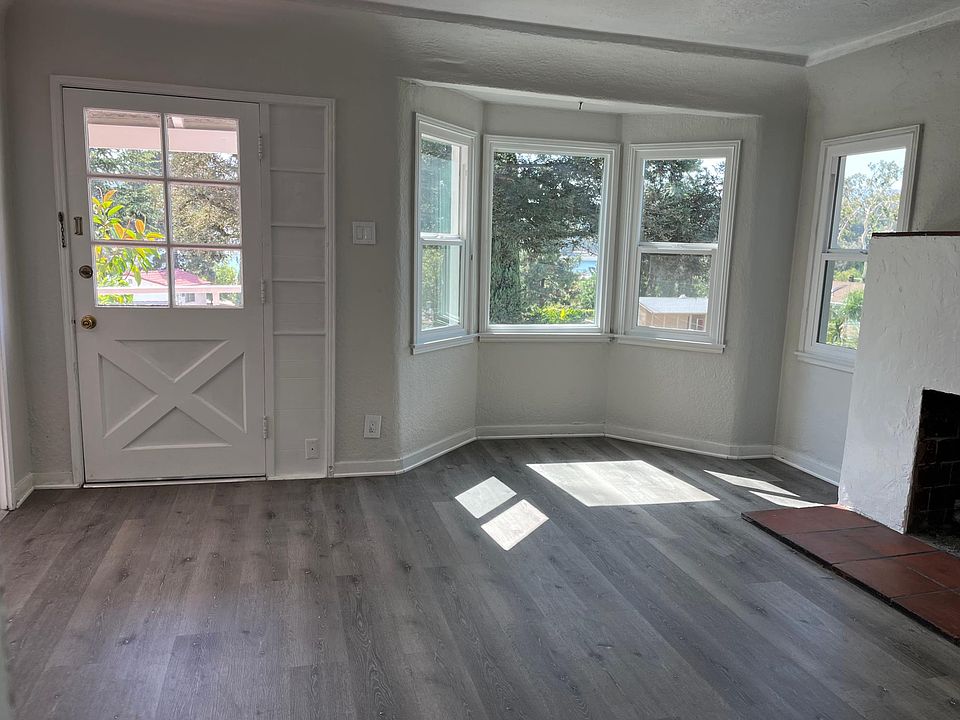 New floors, new windows and freshly painted. View of Silver Lake