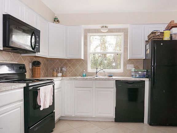 5th image of 1133 Vineland St