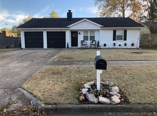 435 Fairfax Dr, Muskogee, OK 74403