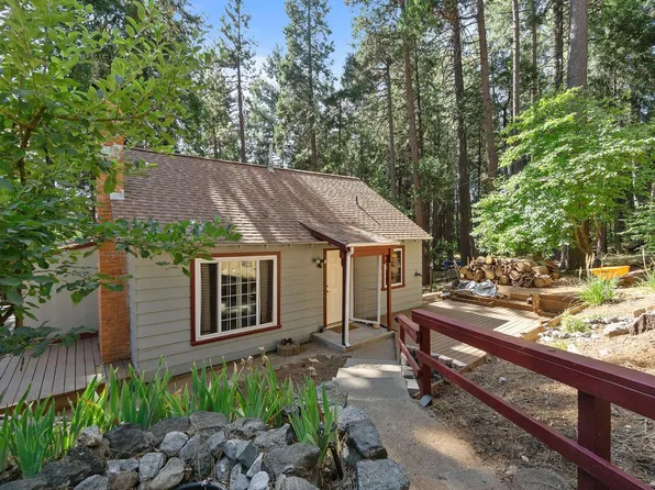 2972 Sunset Dr, Pollock Pines, CA 95726