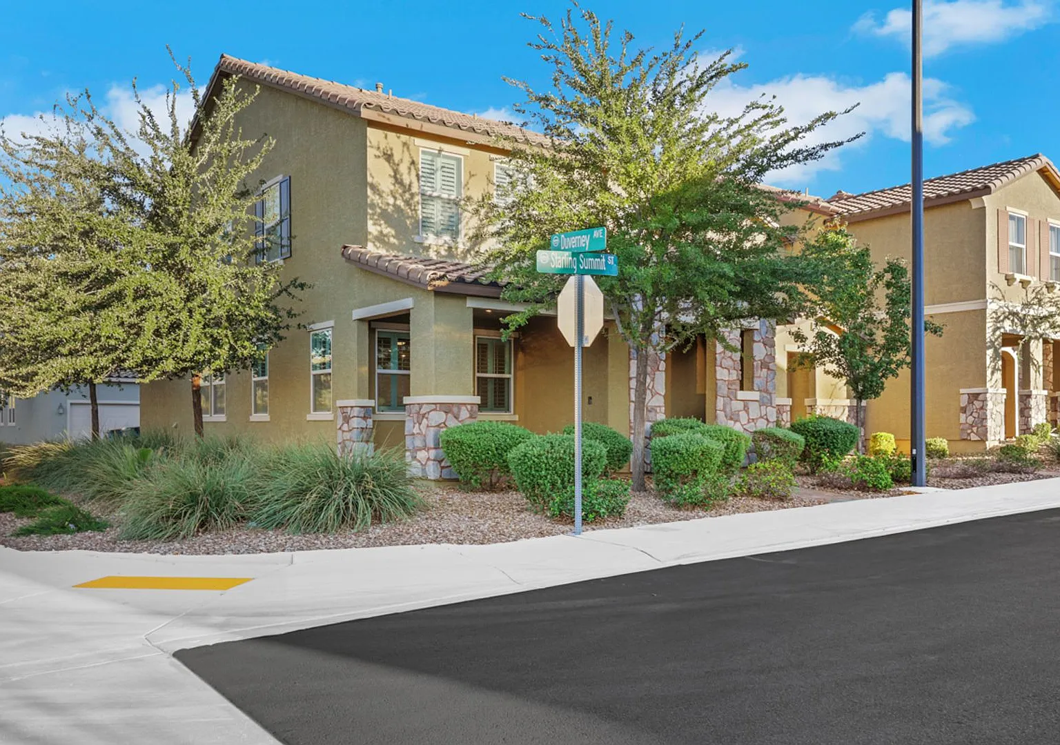 Bright Inspirada Home with Exceptional Community Amenities! — Photo 1