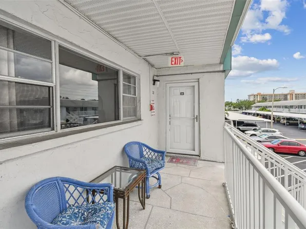 5286 81st St N APT 26, Saint Petersburg, FL 33709