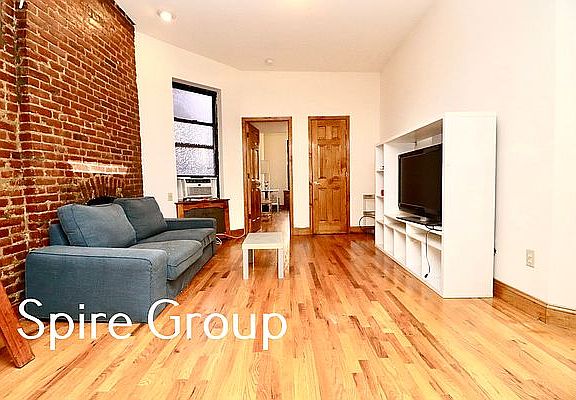4th image of 722 Amsterdam Ave Penthouse C
