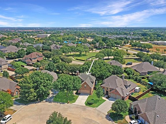 3rd image of 2305 Meadowlark Dr