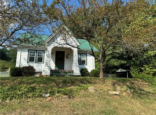 85 Phoenix St, Parkersburg, WV 26104