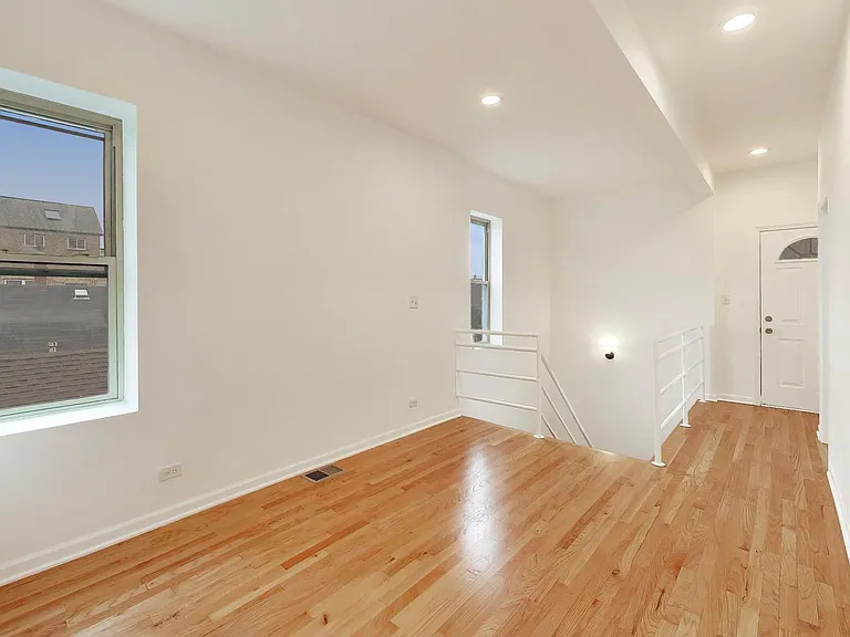 1301 N Oakley Blvd #2B — Photo 12
