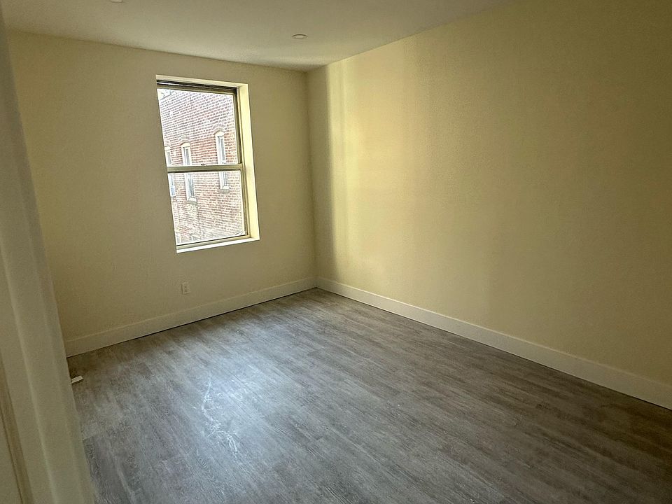 1st image of 1934 University Ave APT 2