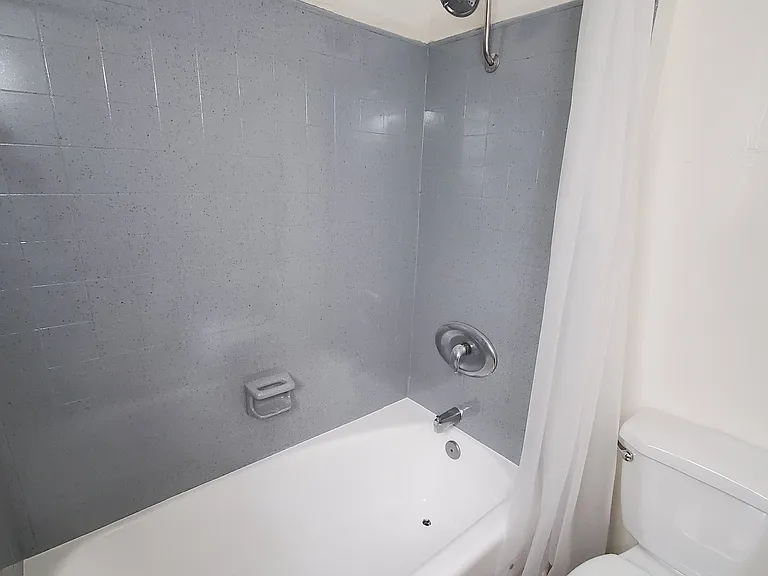 1600 N Bronson Ave — Photo 9