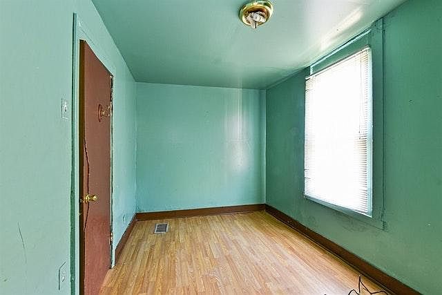 2nd image of 5355 S Princeton Ave #1