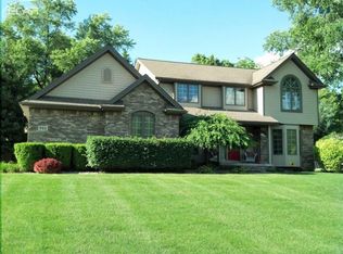 711 Krystal Creek Ct, Flushing, MI 48433