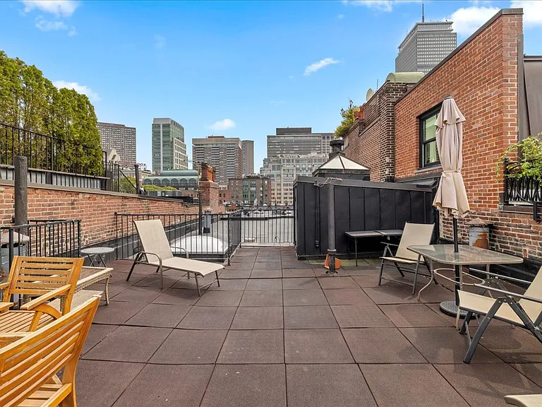 228 Commonwealth Ave #10 — Photo 14