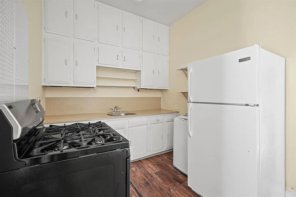 1 bed, 1.0 bath, 779 sqft, $1,900 — Photo 4