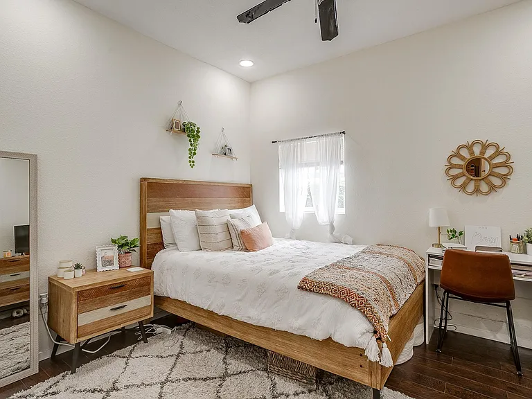 3217 Lubbock Ave — Photo 20
