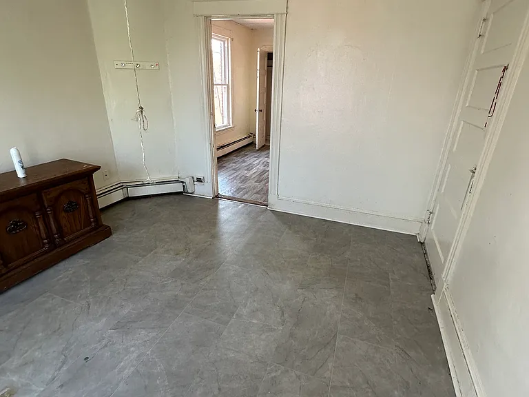 27 Mortson St #3E — Photo 14