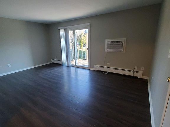 4th image of 208 Flintridge Dr APT 9