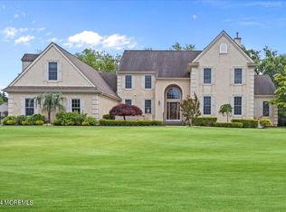 10 Deer Run Dr, Freehold, NJ 07728