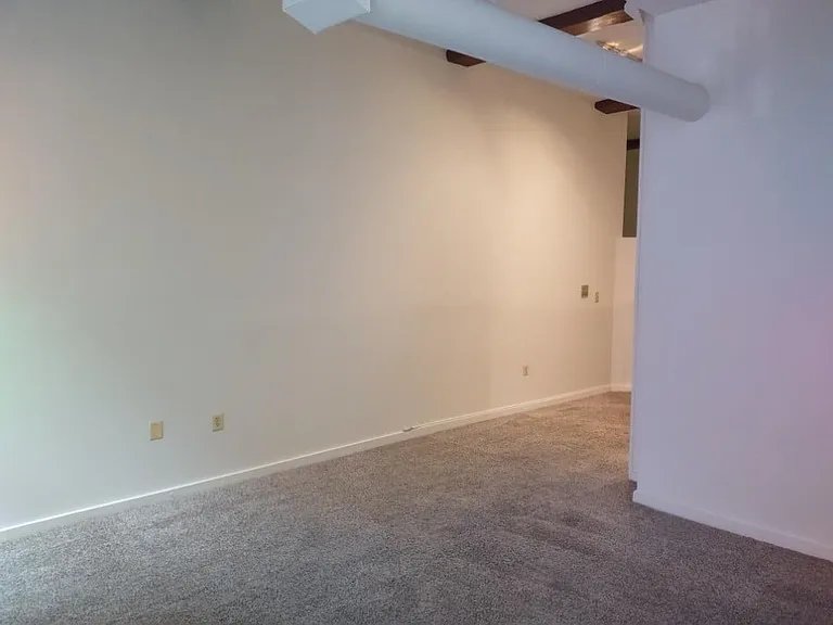 Marlboro Classic Apt & Redwood Square — Photo 64